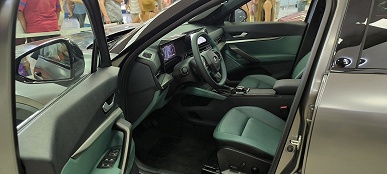 Lada Azimut в деталях. АвтоВАЗ показал второй демонстрационный прототип — с зеленым салоном, электроприводом багажника и разгоном до 100 км/ч за 12 секунд