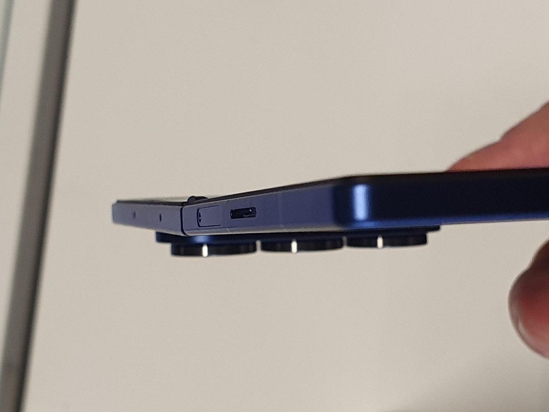 Пользователи сообщают о проблемах с новым флагманом Samsung: некоторые Galaxy Z Fold7 не полностью раскрываются - 1 Пользователи сообщают о проблемах с новым флагманом Samsung: некоторые Galaxy Z Fold7 не полностью раскрываются