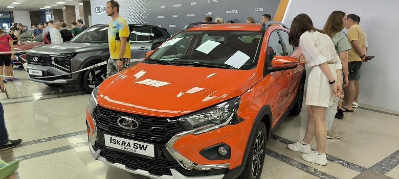  Старт продаж Lada Iskra 20 июля &mdash; только для галочки? Дилерам Тольятти выделили всего 18 машин &mdash; и ни одной товарной