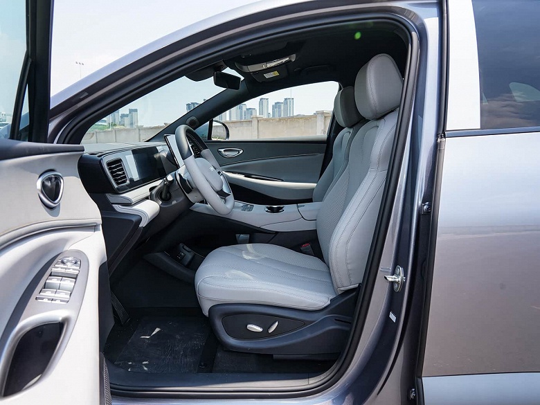 Просторный современный кроссовер &mdash; дешево. BYD показала, каким будет Sea Lion 06