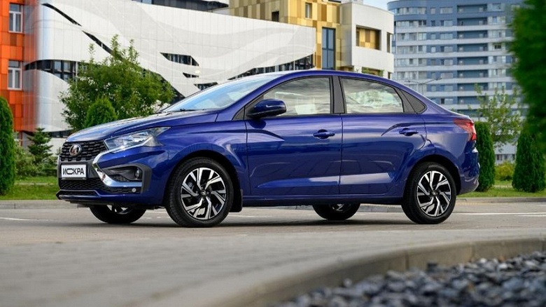 Lada Iskra вызвала ажиотаж: все машины проданы, АвтоВАЗ опровергает слухи о проблемах - 1 Lada Iskra вызвала ажиотаж: все машины проданы, АвтоВАЗ опровергает слухи о проблемах