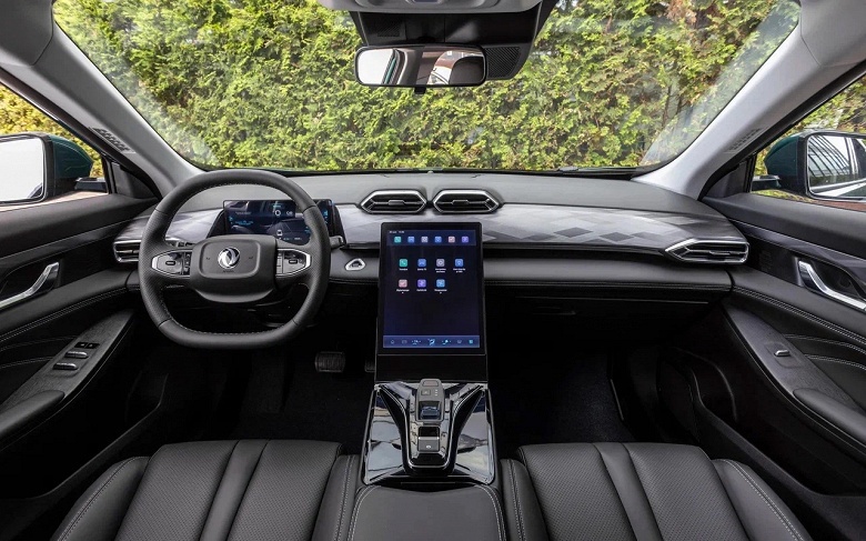 В Россию прибыл новый кроссовер размером с Geely Atlas, «зимним пакетом», антикором и русификацией — всего 2,55 млн рублей. Стартовали продажи Dongfeng Mage с мотором Honda - 3 В Россию прибыл новый кроссовер размером с Geely Atlas, «зимним пакетом», антикором и русификацией — всего 2,55 млн рублей. Стартовали продажи Dongfeng Mage с мотором Honda