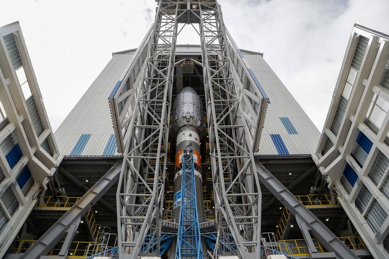 «Делимся контентом с первого в России гражданского космодрома», — Роскосмос показал готовые к старту «Союз-2.1б» с «Ионосферой-М» во всей красе - 2 «Делимся контентом с первого в России гражданского космодрома», — Роскосмос показал готовые к старту «Союз-2.1б» с «Ионосферой-М» во всей красе