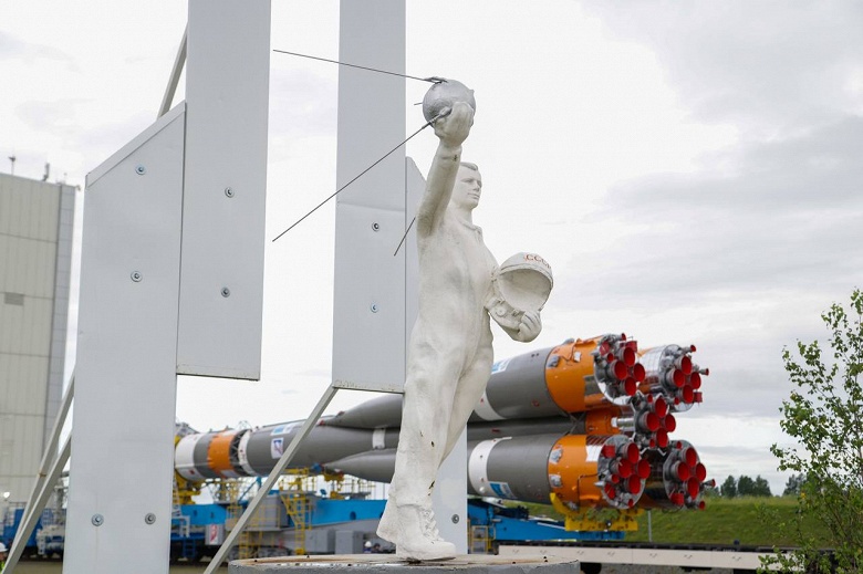 «Делимся контентом с первого в России гражданского космодрома», — Роскосмос показал готовые к старту «Союз-2.1б» с «Ионосферой-М» во всей красе - 4 «Делимся контентом с первого в России гражданского космодрома», — Роскосмос показал готовые к старту «Союз-2.1б» с «Ионосферой-М» во всей красе