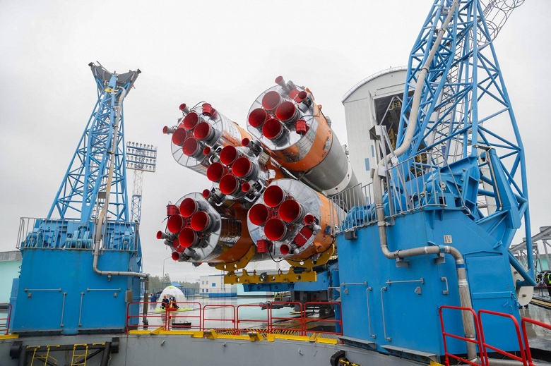 «Делимся контентом с первого в России гражданского космодрома», — Роскосмос показал готовые к старту «Союз-2.1б» с «Ионосферой-М» во всей красе - 6 «Делимся контентом с первого в России гражданского космодрома», — Роскосмос показал готовые к старту «Союз-2.1б» с «Ионосферой-М» во всей красе