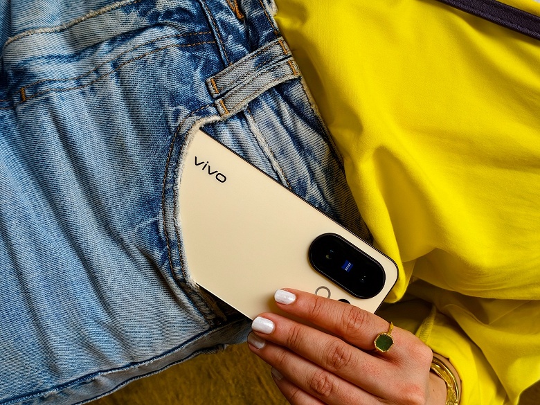 Самый большой для такого размера аккумулятор 6500 мА&middot;ч, 90 Вт, 6,31 дюйма AMOLED и компактный корпус с IP68/IP69. Vivo X200 FE вышел за пределами Китая