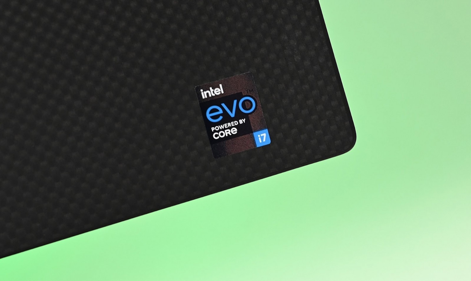 А вот тот самый стикер Intel Evo