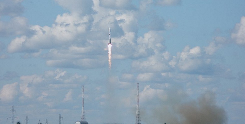Запущенные с Восточного спутники &laquo;Ионосфера-М&raquo; выведены на орбиту и взяты на управление