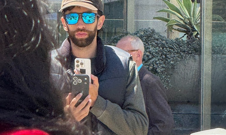 Смартфон, похожий на iPhone 17 Pro, впервые засняли вживую