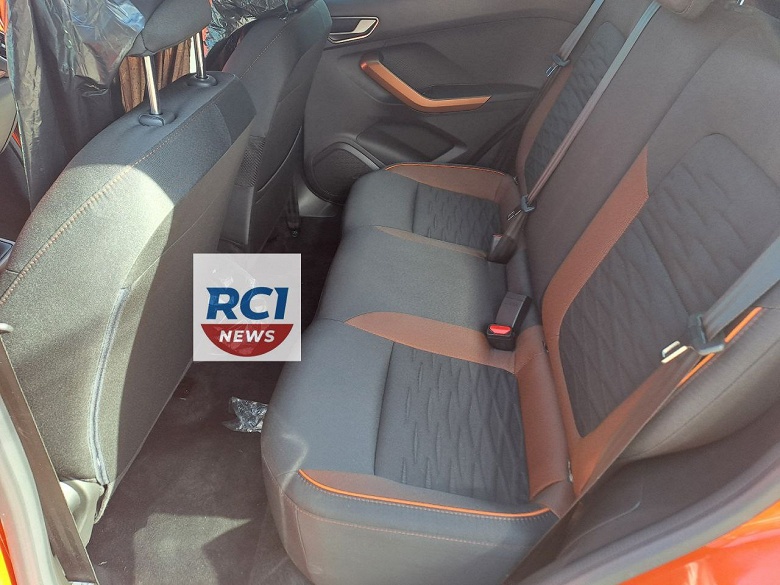 Товарную Lada Iskra SW Cross в топовом оснащении Techno с клиренсом 200 мм показали со всех сторон