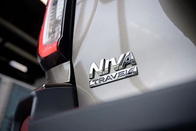 Новая Lada Niva Travel с 90-сильным мотором во всех деталях: опубликованы официальные фото машины