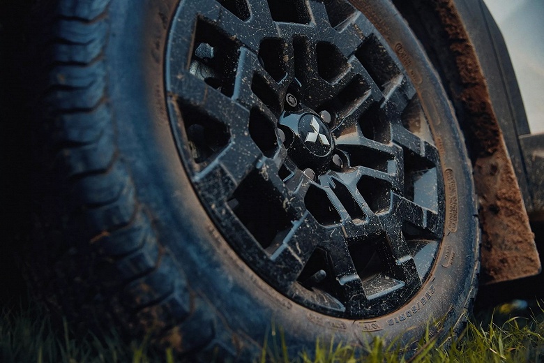 Представлен Mitsubishi Outlander 2025 Trail Edition — для тех, кто иногда съезжает с асфальта - 3 Представлен Mitsubishi Outlander 2025 Trail Edition — для тех, кто иногда съезжает с асфальта