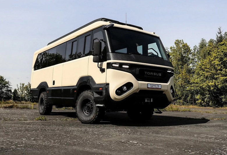 Внедорожный автобус-монстр Torsus Liberra превратили в роскошный отель на колесах — идеальный автодом для России, у кого есть 662 тысячи долларов - 1 Внедорожный автобус-монстр Torsus Liberra превратили в роскошный отель на колесах — идеальный автодом для России, у кого есть 662 тысячи долларов
