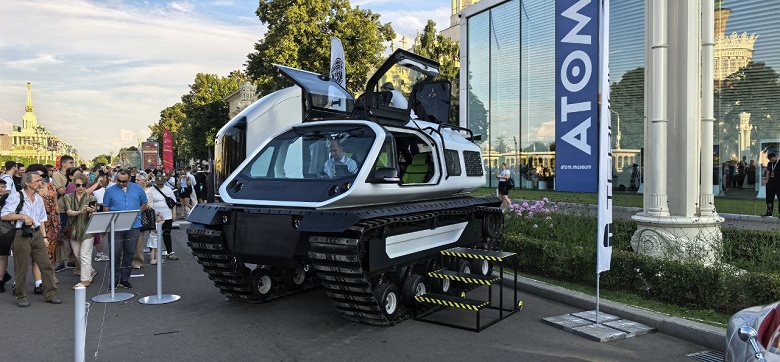 Представлен крутой российский гибридный вездеход Terranica Expedition: запас хода 1000 км, 1,4-литровый дизель и два топливных бака на 150 литров каждый