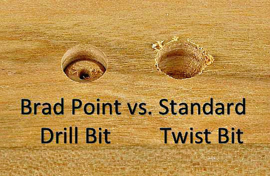 Отверстия в дереве, проделанные сверлом по дереву (слева) и сверлом по металлу (справа).