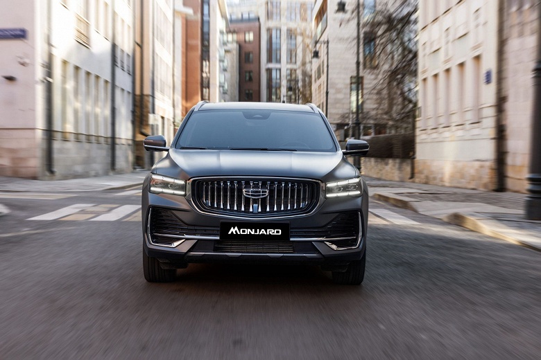 Geely снизила цены в России. Скидки достигают 360 тыс. рублей