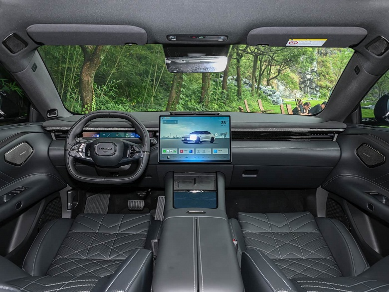 530 л.с., полный привод и лидар — всего 192 тыс. юаней (2,13 млн рублей). Представлен Lynk & Co 10 EM-P — очень чуткий автомобиль от суббренда Geely - 3 530 л.с., полный привод и лидар — всего 192 тыс. юаней (2,13 млн рублей). Представлен Lynk & Co 10 EM-P — очень чуткий автомобиль от суббренда Geely