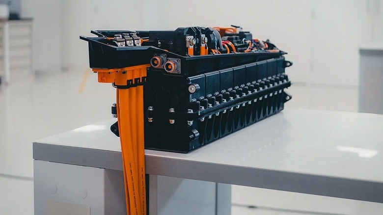 Это что за колдовство? Представлена АКБ VarEVolt, которая может зарядиться за 18 с и уже используется в автомобиле