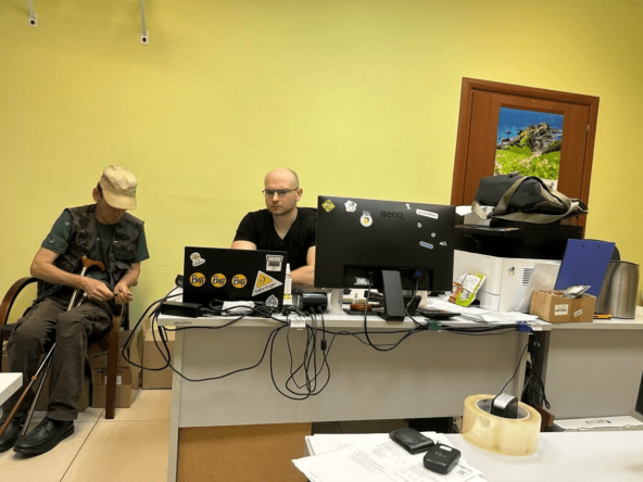 Помогаю клиенту разобраться с новыми сертификатами НСПК. Многие пожилые люди пока не понимают, как пользоваться этой системой — объясняем каждому лично