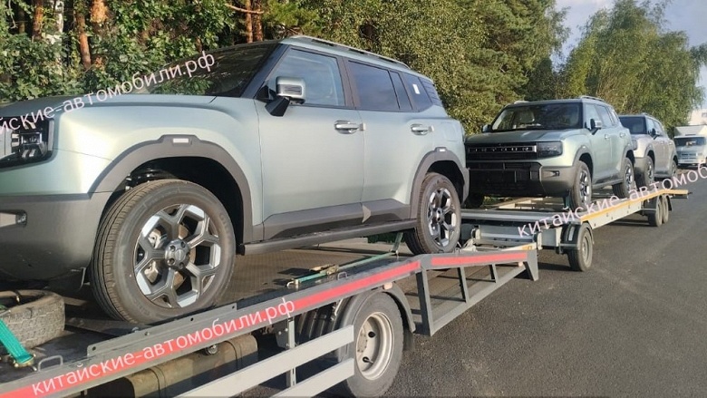 Конкурент Geely Monjaro с 8-ступенчатым &laquo;автоматом&raquo;, 2,0-литровым мотором и полным приводом и официальной гарантией: первые Jetour T1 отправились к дилерам