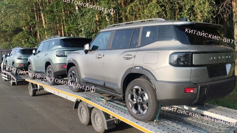 Конкурент Geely Monjaro с 8-ступенчатым &laquo;автоматом&raquo;, 2,0-литровым мотором и полным приводом и официальной гарантией: первые Jetour T1 отправились к дилерам