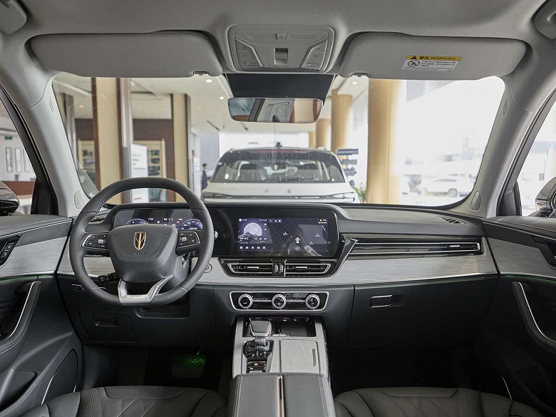 Новее, чем в России, и на миллион рублей дешевле. Представлен Hongqi HS5 2026 &mdash; 252 л.с. и 8-ступенчатый &laquo;автомат&raquo; за 186,6 тыс. юаней (2,07 млн рублей)