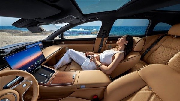 Первый универсал Huawei, круче Skoda Superb и Volkswagen Passat, показали внутри. Предзказы на Stelato S9T стартуют 18 августа