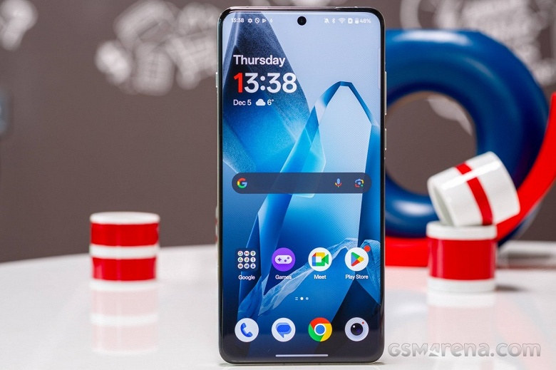 &laquo;Выглядит гораздо лучше, чем вы себе представляли&raquo;. OnePlus 15 с АКБ на 7000 мА&middot;ч будет очень, очень черным