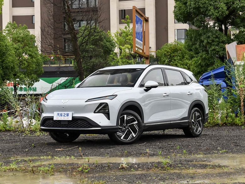 Просторный кроссовер с расходом всего 3,9 л/100 км и запасом хода больше 1100 км &mdash; всего 12,5 тыс. долларов (1 млн рублей). Представлен Wuling Xingguang S 2025