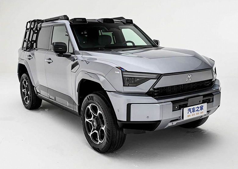 Land Cruiser Prado, подвинься. Представлен крутой рамный внедорожник Mengshi M817: 686 л.с., полный привод, холодильник, 1300 км на баке бензина и передовой автопилот &mdash; недорого