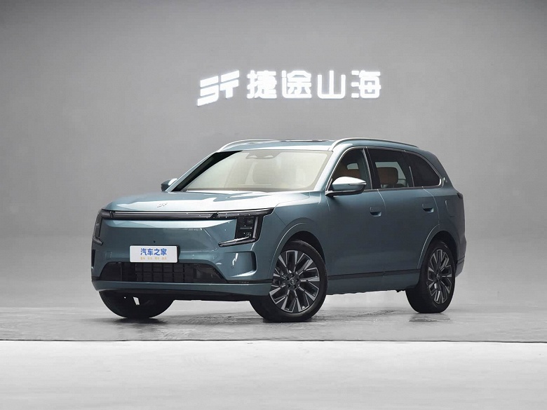 360 л.с., 1700 км на баке бензина, 3-метровая кровать и холодильник &mdash; всего 129,9 тыс. юаней (1,45 млн рублей. Новейший Jetour Shanhai L7 Plus оказался сильно дешевле, чем ожидалось