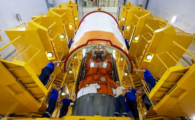 Биоспутник &laquo;Бион-М&raquo; №2 с мышами и мухами продолжают готовить к запуску: собрана космическая головная часть