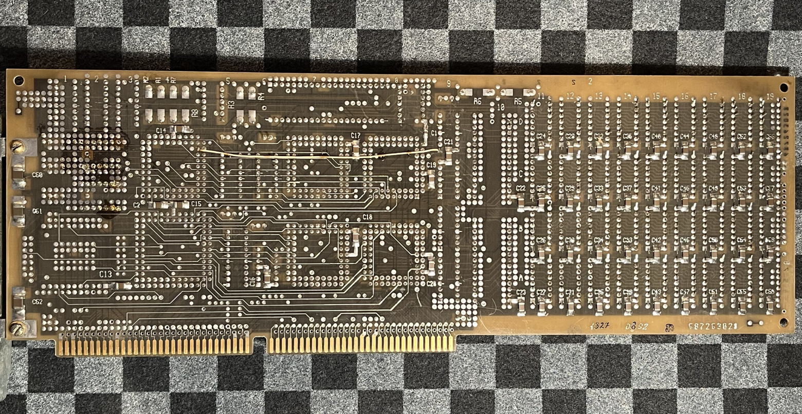 Обратная сторона материнской платы