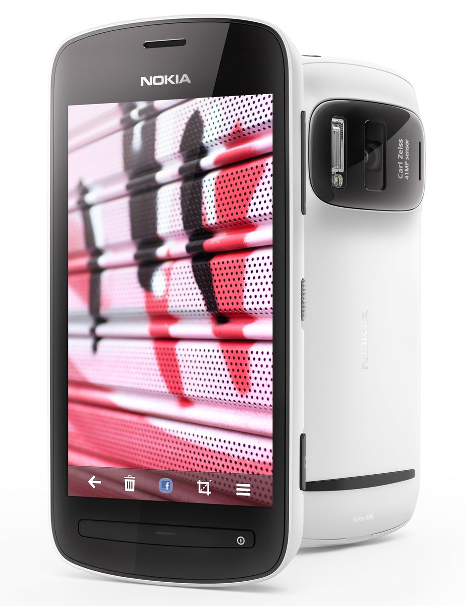Nokia 808 