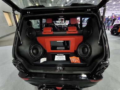 В Москве показали Niva G-Stile &mdash; это &laquo;Нива&raquo; в стиле Mercedes-AMG G 63