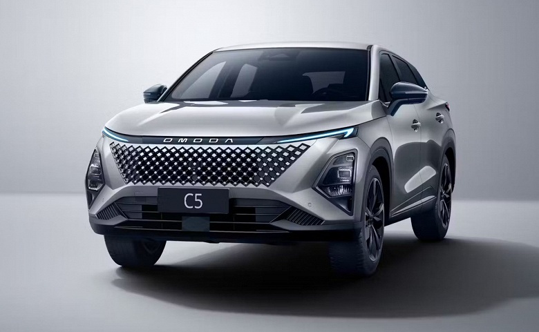 Omoda расширяется в России: до конца 2025 года появится новый Omoda C5, а в 2026 году приедет новый Omoda C3