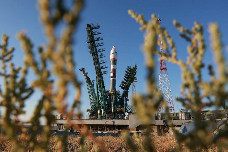 Ракету «Союз-2.1б» с биоспутником установили на стартовую площадку Байконура - 3 Ракету «Союз-2.1б» с биоспутником установили на стартовую площадку Байконура