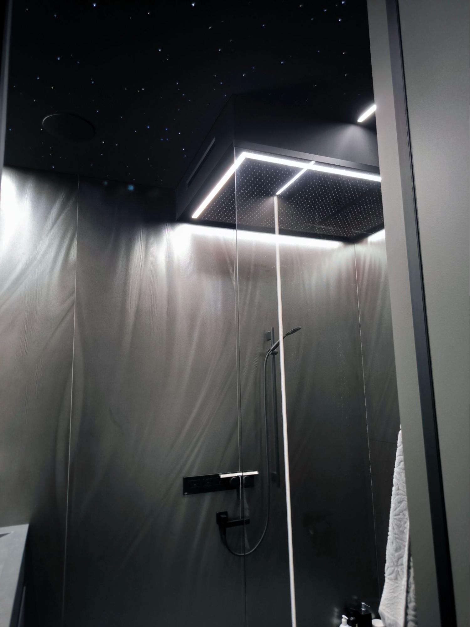 В санузле тоже звездное небо