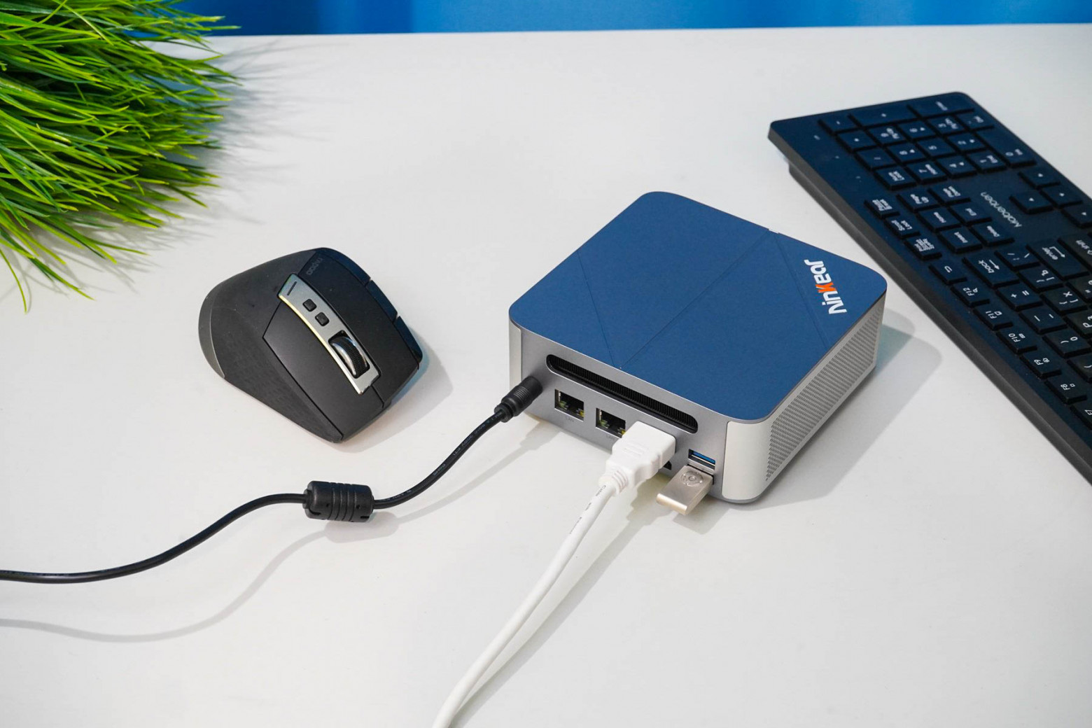 Что внутри мини-ПК Ninkear M8? Разборка и тест компактного компьютера на базе AMD Ryzen 7-8745HS и Radeon 780M - 5 Что внутри мини-ПК Ninkear M8? Разборка и тест компактного компьютера на базе AMD Ryzen 7-8745HS и Radeon 780M - 5