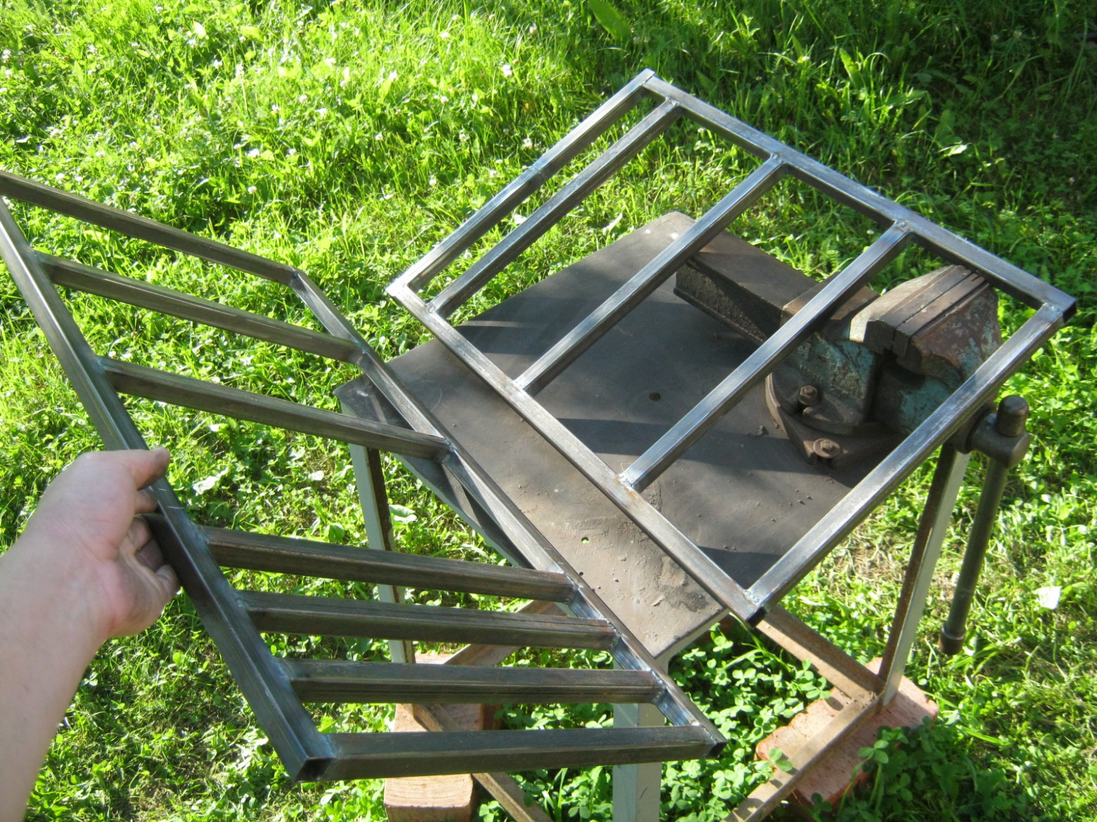 Фото 5.4. Нарезал детали и собрал верхнюю и нижнюю платформу тележки