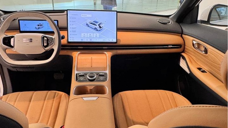 В России представили новый кроссовер Geely Galaxy Starship 7: 3,5 млн рублей за хорошее оснащение, 218 л.с. и запас хода до 940 км