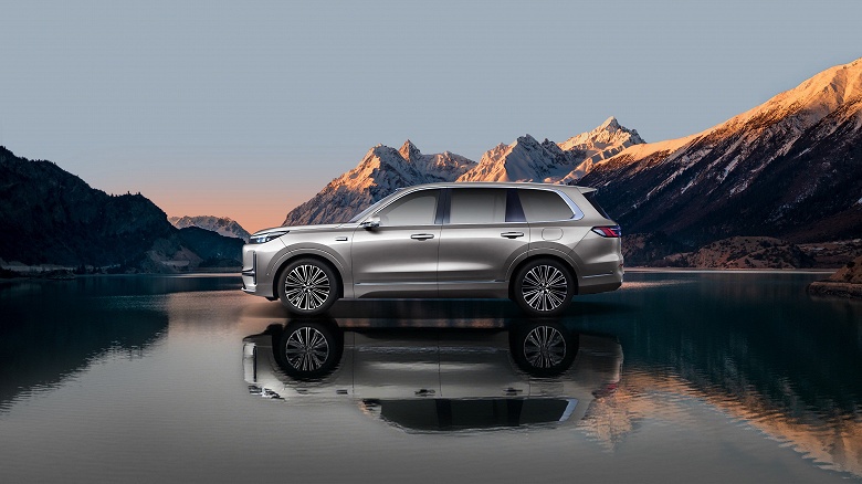 Мощный гибридный внедорожник &mdash; за копейки. Представлен 6-местный Geely Galaxy M9, он готов отправить Li Auto на свалку истории