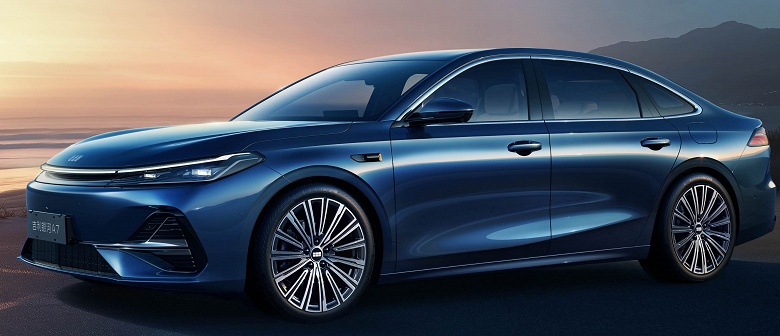 Заменитель Toyota Camry от Geely с ценой 81,8 тыс. юаней (920 тыс. рублей) и запасом хода 2100 км пошел в народ. За 14 дней Geely поставила заказчикам 10 тыс. седанов Galaxy A7 - 1 Заменитель Toyota Camry от Geely с ценой 81,8 тыс. юаней (920 тыс. рублей) и запасом хода 2100 км пошел в народ. За 14 дней Geely поставила заказчикам 10 тыс. седанов Galaxy A7