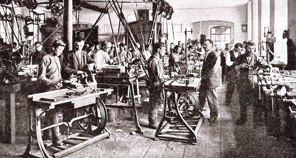 Специалист по мотивации на рабочем месте, начало 20 века. Источник