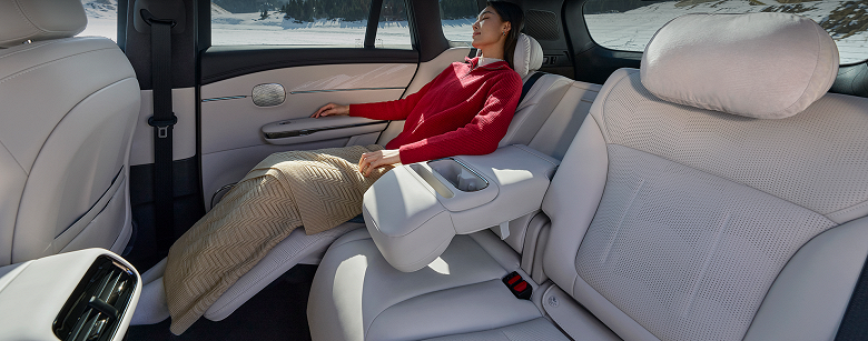 Аналог Hyundai Santa Fe c полным приводом и 500 л.с. &mdash; всего 4,6 млн рублей. До России добрался GAC Trumpchi S7