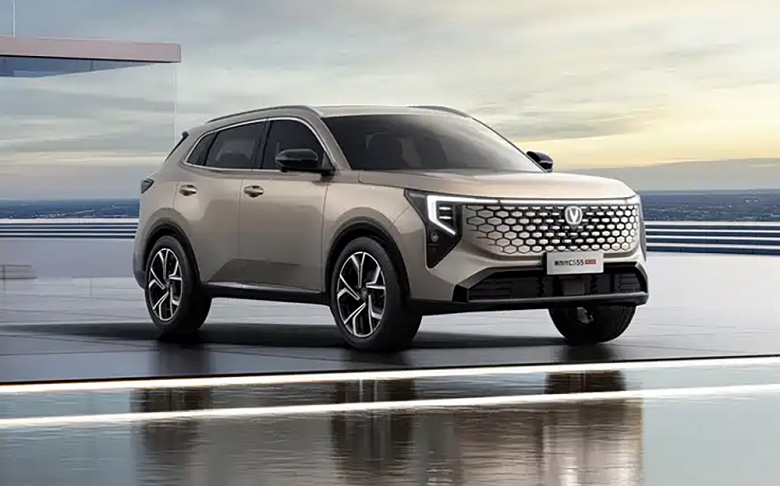 Брутальный редизайн, чистые бензиновые 192 л.с., запас хода &mdash; 1000 км на баке бензина. Рассекречен новый Changan CS55 Plus