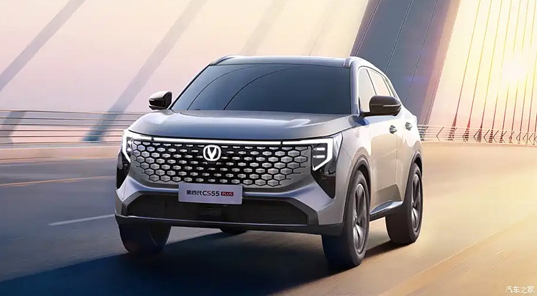 Брутальный редизайн, чистые бензиновые 192 л.с., запас хода &mdash; 1000 км на баке бензина. Рассекречен новый Changan CS55 Plus