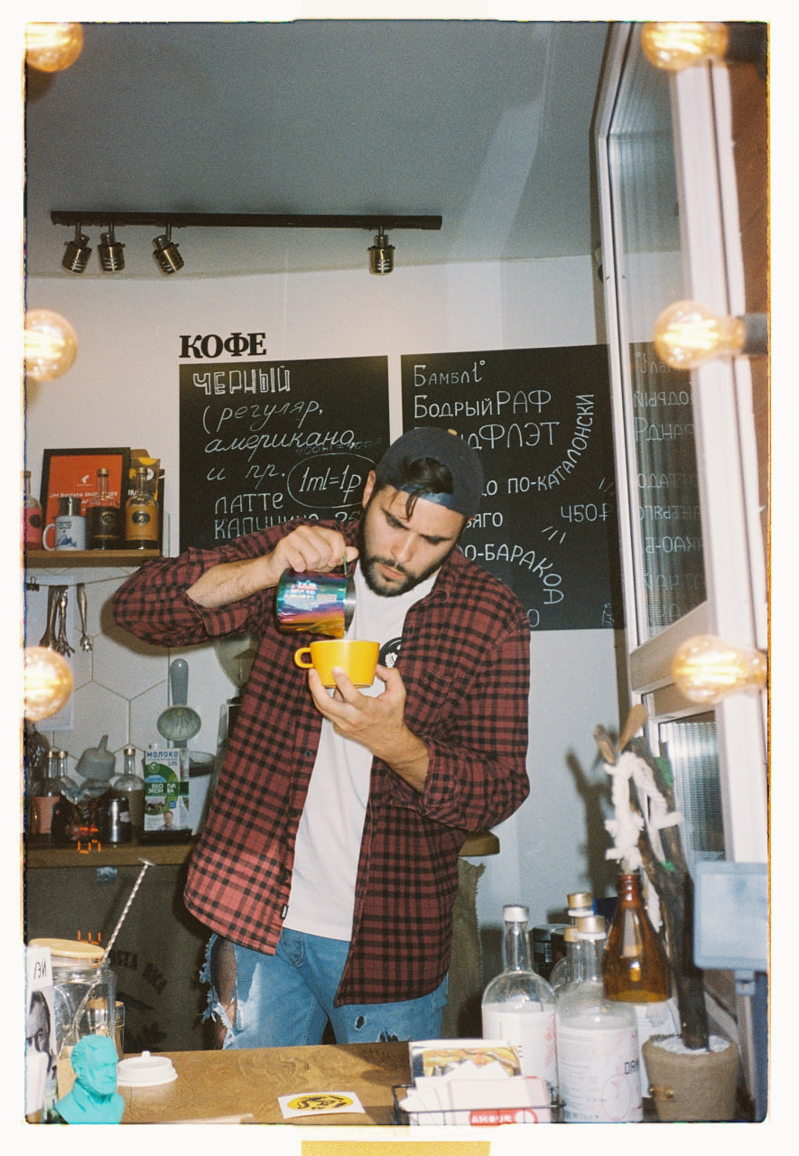 Kodak Portra 400nc (просрочка примерно 2003 года, снято как 50 исо) Kodak Portra 400nc (просрочка примерно 2003 года, снято как 50 исо)