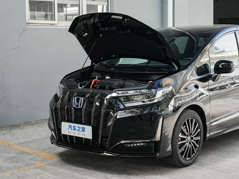 Эта Honda готова подвинуть Toyota Alhard. Представлен обновленный минивэн Honda Elysion с суперкомфортными креслами — всего 249,8 тыс. юаней (2,82 млн рублей) - 5 Эта Honda готова подвинуть Toyota Alhard. Представлен обновленный минивэн Honda Elysion с суперкомфортными креслами — всего 249,8 тыс. юаней (2,82 млн рублей)