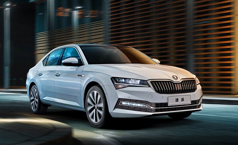 Новые Skoda Superb по цене бюджетных седанов: в Поднебесной машины распродают по $16 800